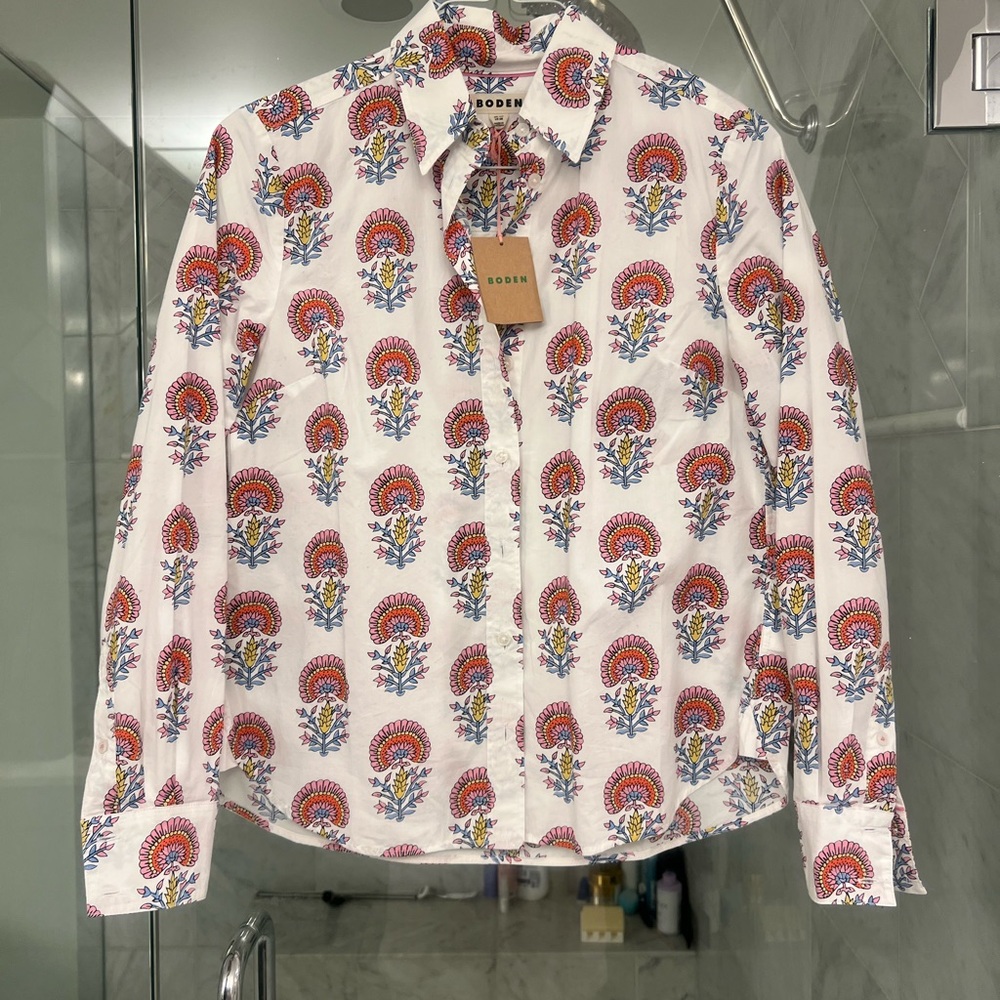 NWT Boden White and Red Casual Button Down Shirt
